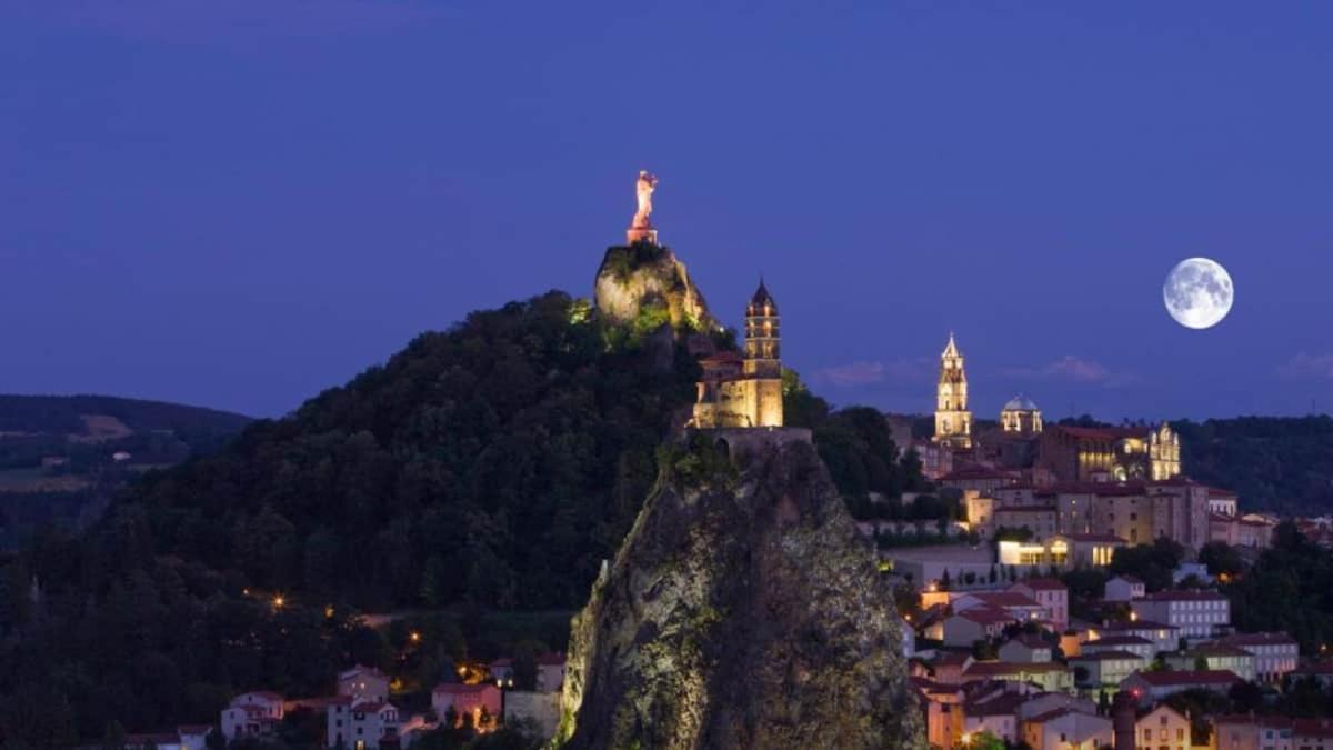 Bel Appartement Au Coeur Du Puy En Velay Le Puy-en-Velay Экстерьер фото